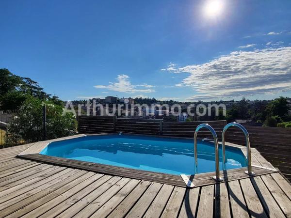 Vente                                                      Maison
                        
                     6 pièces                      119 m2                     à Annonay