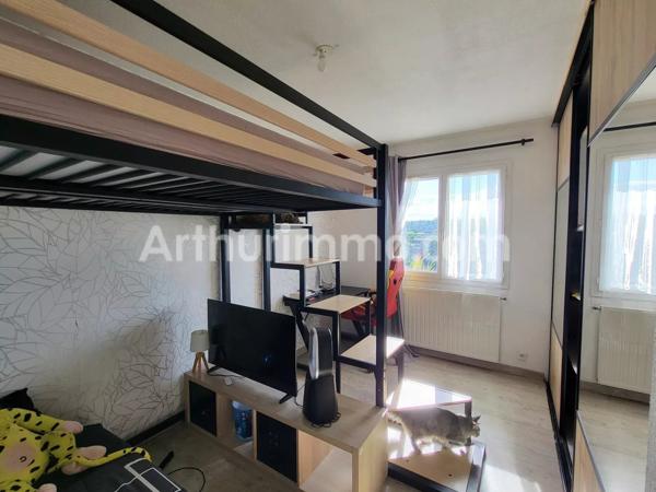 Vente                                                      Maison
                        
                     6 pièces                      119 m2                     à Annonay
