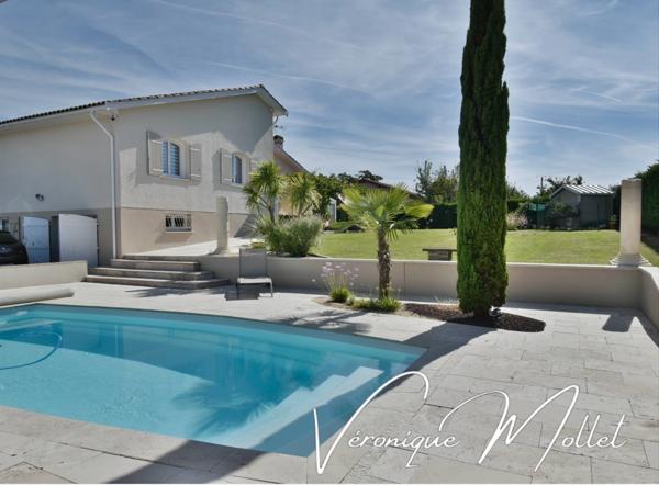 Élégante maison familiale avec piscine au sein d’une magnifique parcelle !