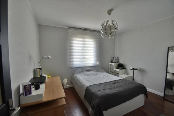 Élégante maison familiale avec piscine au sein d’une magnifique parcelle !