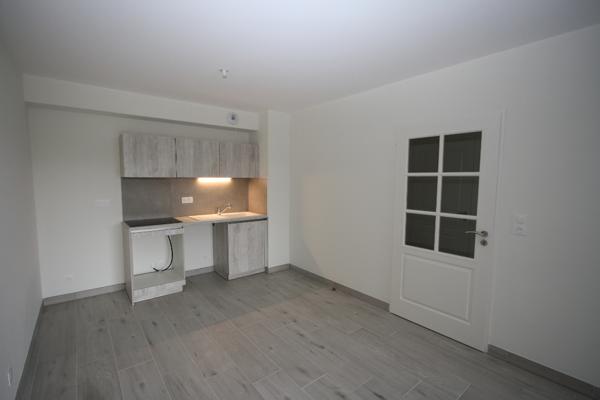 LOCATION d'un appartement F3 (56 m²) à SAINT JEAN DE BRAYE