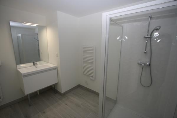 LOCATION d'un appartement F3 (56 m²) à SAINT JEAN DE BRAYE