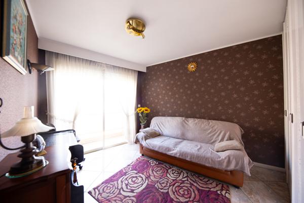 Appartement traversant à Mandelieu La Napoule 3 pièce(s) 75.29 m2 avec vue mer panoramique