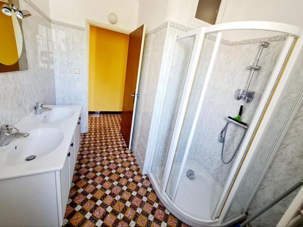 ALES - MAISON FAMILIALE OU POTENTIEL LOCATIF