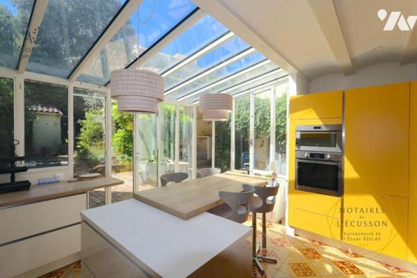 Charmante maison de ville avec jardin et dépendance à BOUTONNET