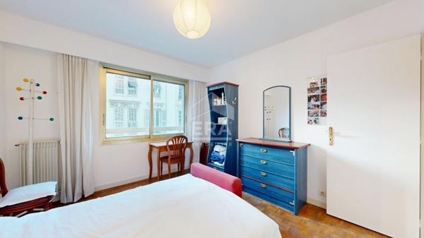 NICE - FLEURS : VASTE 3 PIÈCES D'ANGLE AVEC 2 TERRASSES