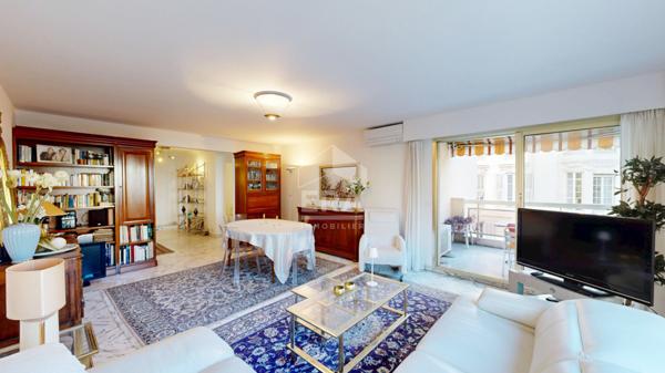 NICE - FLEURS : VASTE 3 PIÈCES D'ANGLE AVEC 2 TERRASSES