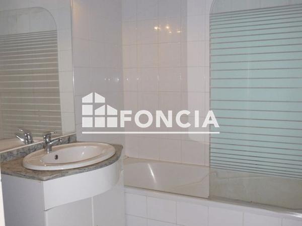 Location Appartement 3 pièces 60.57 m² - 15 RUE DU GAL DE GAULLE Guingamp 22200