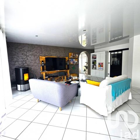 Maison 5 pièces de 125 m² à Les Villettes (43600)