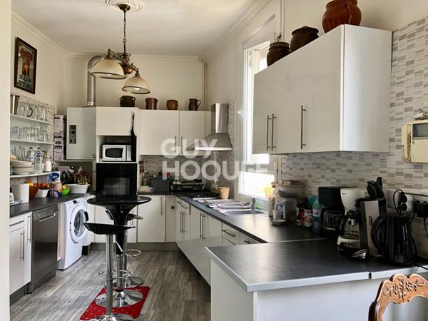 CARCASSONNE Palais - Maison de caractère 256 m² - 6 chambres, garage, dépendances, jardin.