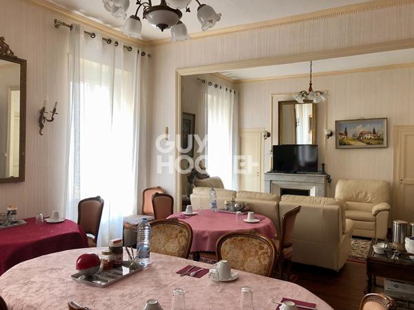 CARCASSONNE Palais - Maison de caractère 256 m² - 6 chambres, garage, dépendances, jardin.