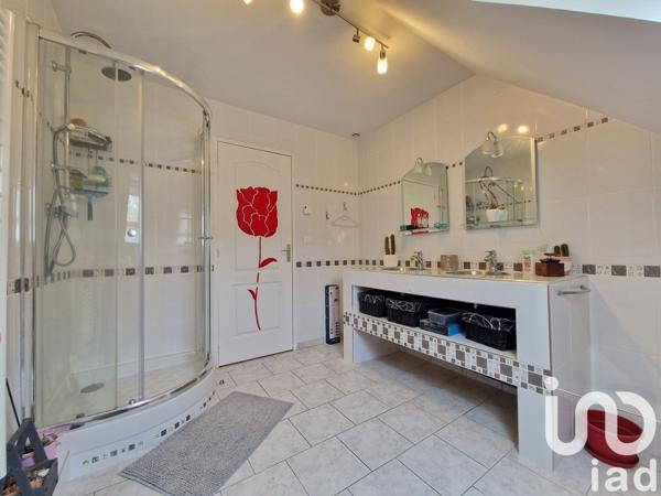 Maison 7 pièces de 140 m² à Villemandeur (45700)