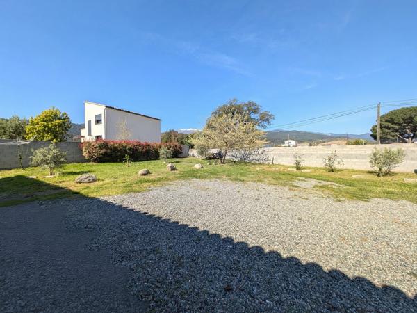 Villa récente 100m² avec piscine et grand jardin