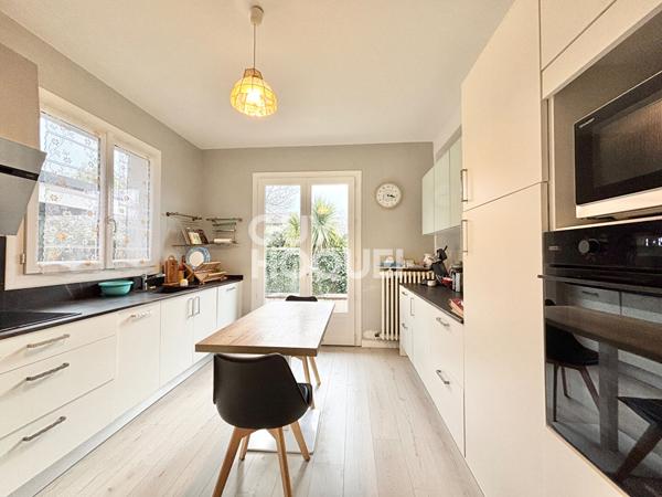 Maison de caractère 175 m² avec garage proche centre ville d'ORTHEZ