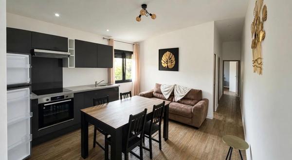 Maison
         9 pièces
        - 263 m² Bien prestige 835 000 € *