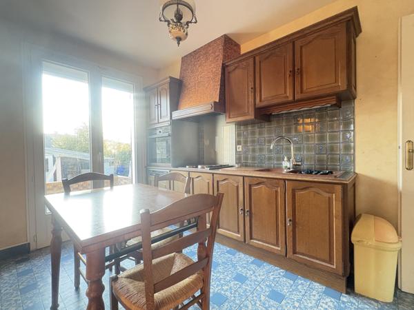 Maison
         7 pièces
        - 140 m² 220 000 € *