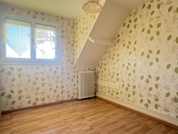 Maison
         7 pièces
        - 140 m² 220 000 € *