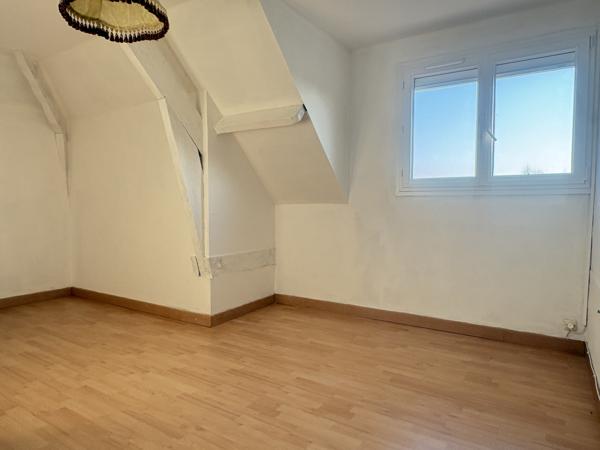 Maison
         7 pièces
        - 140 m² 220 000 € *