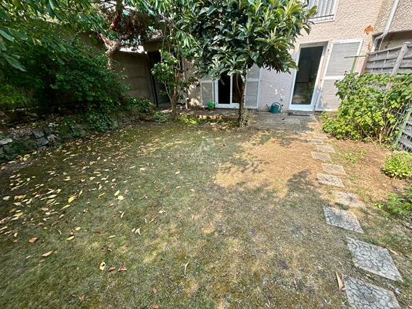 Maison Acheres 6 pièce(s) 120 m2 €399 000 ** - Référence 8886