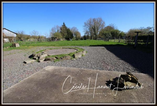 Pontorson (50170) PONTORSON - Secteur Sud. Maison 142 m²- 4 Chambres - Dépendances. Terrain 4000 m².