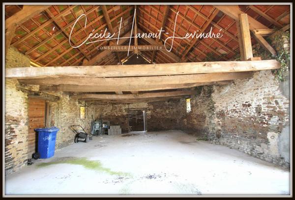 Pontorson (50170) PONTORSON - Secteur Sud. Maison 142 m²- 4 Chambres - Dépendances. Terrain 4000 m².