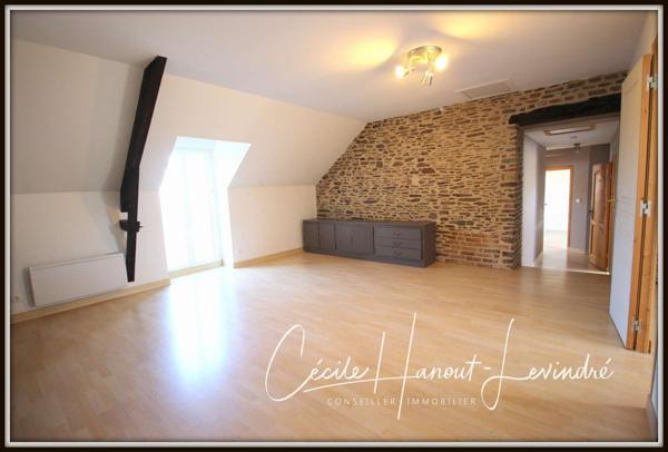 Pontorson (50170) PONTORSON - Secteur Sud. Maison 142 m²- 4 Chambres - Dépendances. Terrain 4000 m².