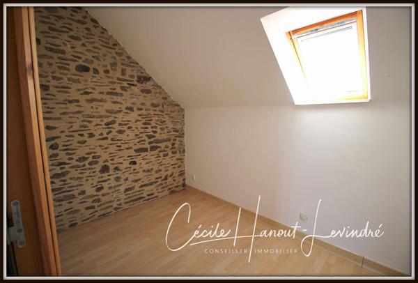 Pontorson (50170) PONTORSON - Secteur Sud. Maison 142 m²- 4 Chambres - Dépendances. Terrain 4000 m².