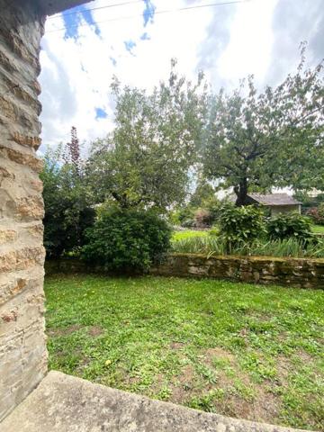 PLOEREN aux portes de Vannes, Ensemble immobilier en pierres  longère 248M2 et bâtisse de150M2 sur 1500 M2 de terrain