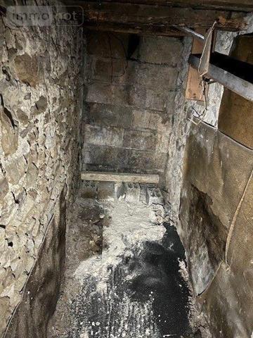 Appartement à rénover à vendre à Chambéry en Savoie (73000), ref : 73001-88   
centre ville