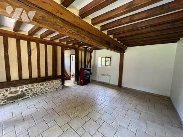 Entre Orbec et Livarot belle propriété composée de plusieurs maisons bel environnement