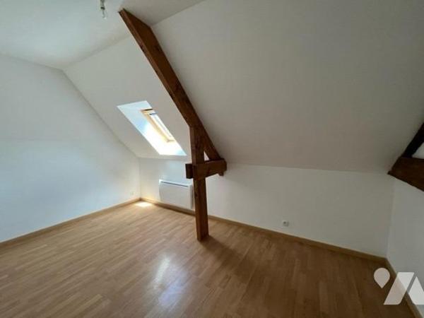 Entre Orbec et Livarot belle propriété composée de plusieurs maisons bel environnement