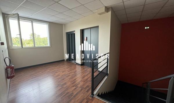 A LOUER / A VENDRE : BUREAUX DE 300 M² AVEC CINQ PARKINGS - ZONE SUD LE MANS