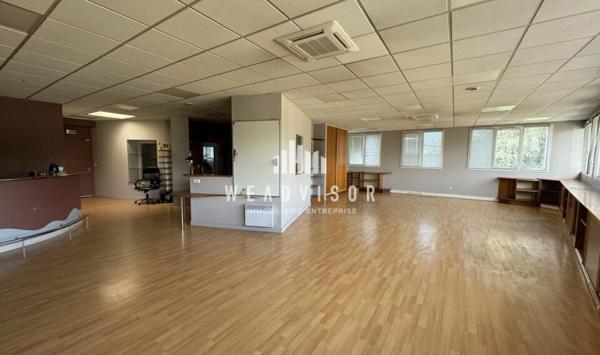 A LOUER / A VENDRE : BUREAUX DE 300 M² AVEC CINQ PARKINGS - ZONE SUD LE MANS