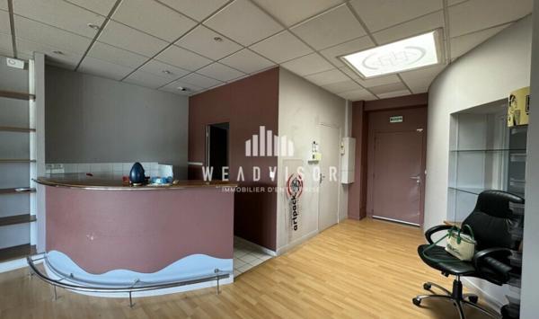 A LOUER / A VENDRE : BUREAUX DE 300 M² AVEC CINQ PARKINGS - ZONE SUD LE MANS