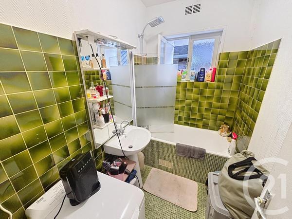 Immeuble à vendre  90 m2 VALMONT - 76