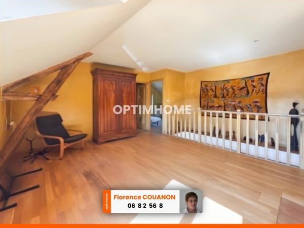 Maison atypique idéale pour recevoir à Sainte Mesme (78) – 230 m², 5 chambres, garage pour 3 voitures.