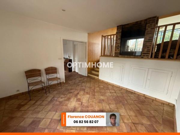 Maison atypique idéale pour recevoir à Sainte Mesme (78) – 230 m², 5 chambres, garage pour 3 voitures.