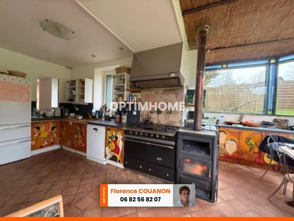 Maison atypique idéale pour recevoir à Sainte Mesme (78) – 230 m², 5 chambres, garage pour 3 voitures.