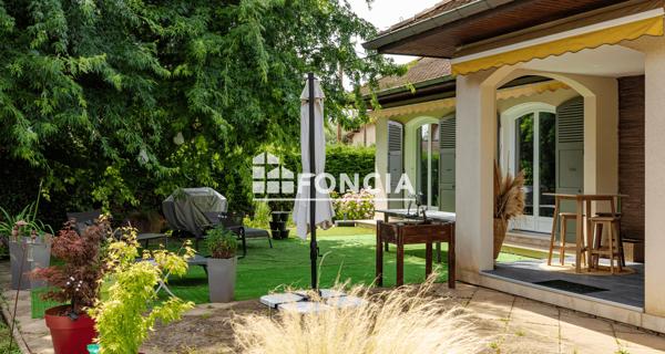 À vendre Maison 7 pièces 259.8 m² - Saint-jean-de-moirans 38430