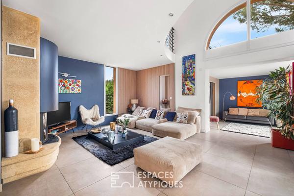 Maison d’architecte avec piscine au calme dans secteur résidentiel