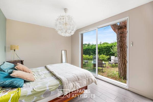 Maison d’architecte avec piscine au calme dans secteur résidentiel