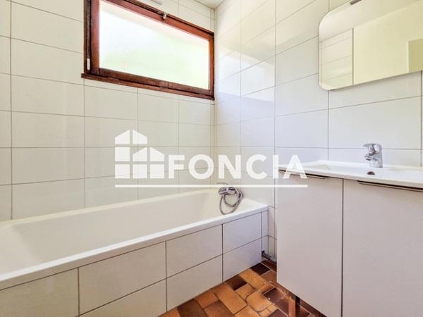 Location Appartement 4 pièces 88.9 m² - LE VERCORS II Voiron 38500