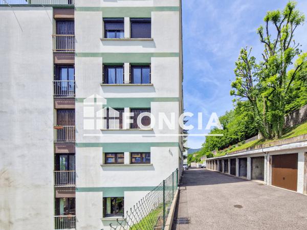 Location Appartement 4 pièces 88.9 m² - LE VERCORS II Voiron 38500