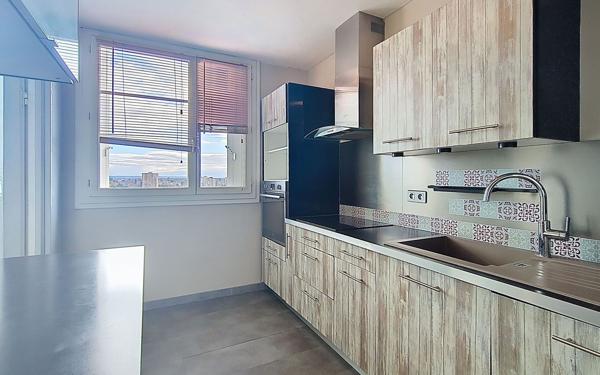 Appartement à vendre    4 pièces • 90 m2 Pau