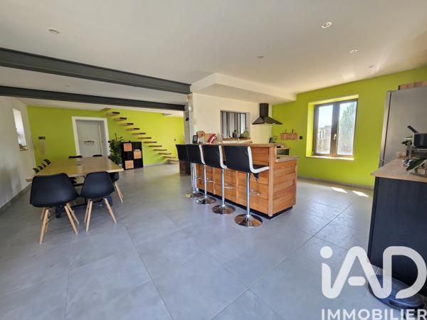 Maison à vendre 7 pièces 223,81 m² Saint-Gervais-d'Auvergne