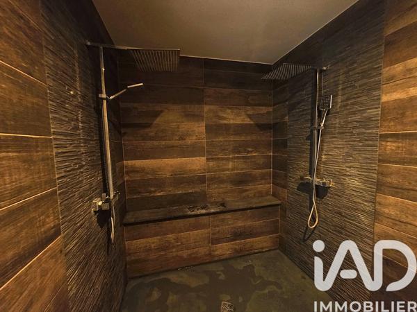 Maison à vendre 7 pièces 223,81 m² Saint-Gervais-d'Auvergne