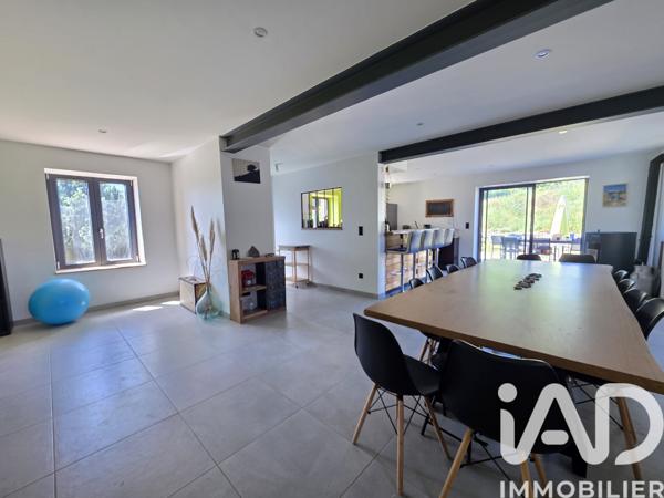 Maison à vendre 7 pièces 223,81 m² Saint-Gervais-d'Auvergne