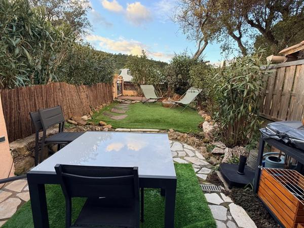 Appartement à vendre 2 pièces LES ISSAMBRES (83) VUE MER