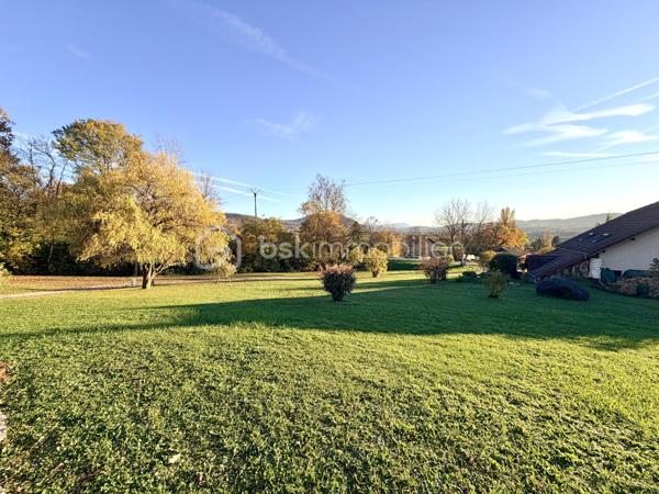 Terrain de 1 693 m²