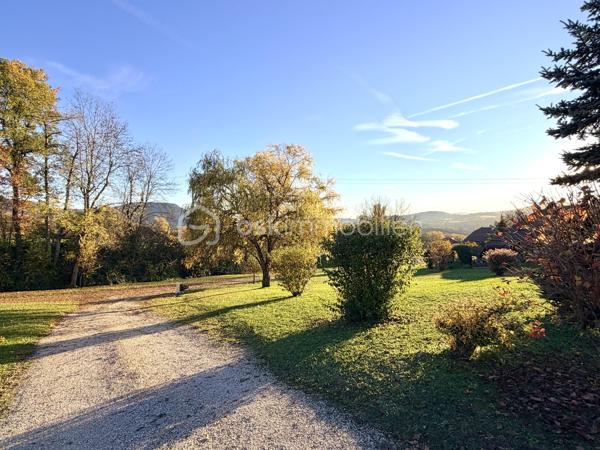 Terrain de 1 693 m²